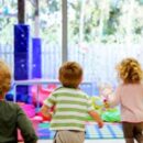 Continua, nei nidi, l’azione di demolizione dei servizi di supporto alla famiglia, patrimonio comunale. Che cosa dobbiamo aspettarci di peggio?